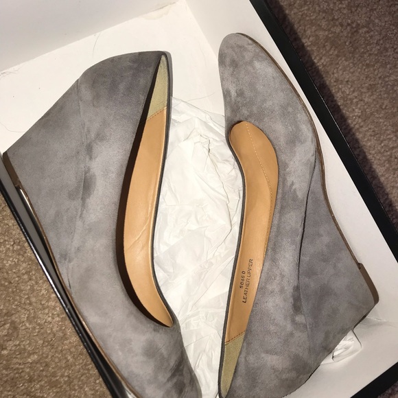 WILL ACCEPT REASONABLE OFFERS! J Crew Suede Wedges - Picture 7 of 8